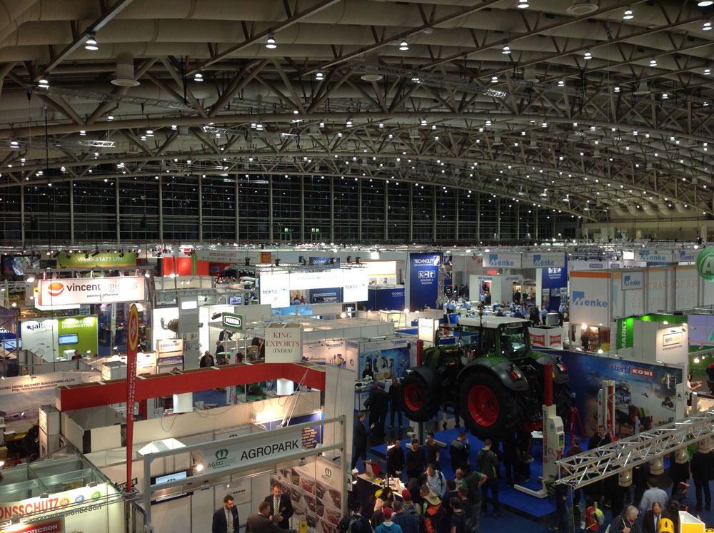 Vista general de uno de los veinte pabellones de Agritechnica 2017.