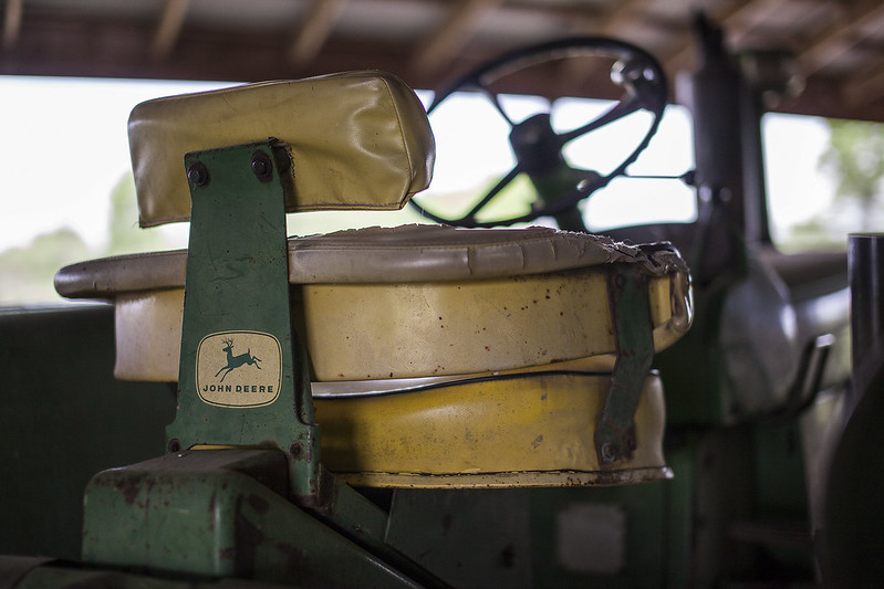 Elección del asiento de tractor adecuado - Reducir lesiones