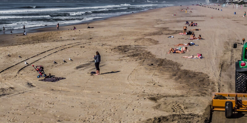 tractores en la playa